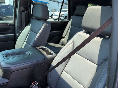 Used 2023 Chevrolet Tahoe Z71 w/ Luxury Package AWD/4WD image 32