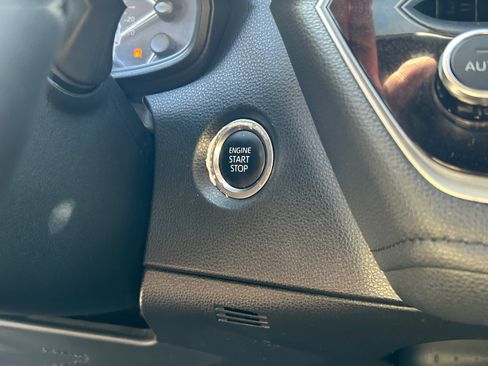 Used 2024 Toyota Corolla SE FWD image 19