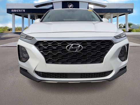 Used 2019 Hyundai Santa Fe SE image 2