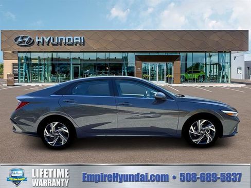 New 2026 Hyundai Elantra Limited FWD image 8