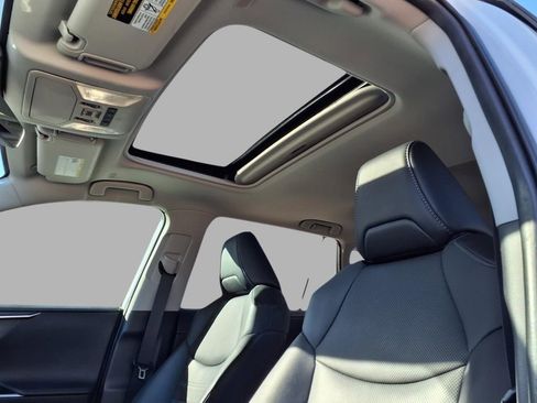 Used 2024 Toyota RAV4 Limited image 16