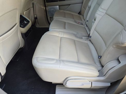Used 2020 Lincoln Navigator Reserve w/ Equipment Group 208A Reserve RWD image 12