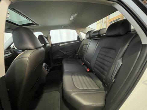 Used 2018 Volkswagen Passat 2.0T SEL Premium image 23