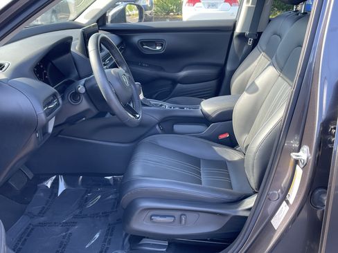 Used 2024 Honda HR-V EX-L image 11