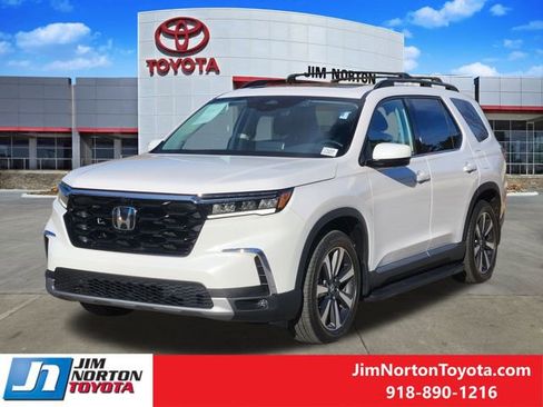 Used 2023 Honda Pilot Elite image 3