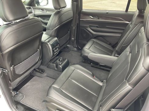 New 2025 Jeep Grand Cherokee L Limited w/ Luxury Tech Group II image 13