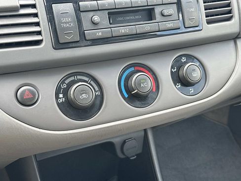 Used 2004 Toyota Camry LE image 26