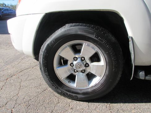 Used 2005 Toyota 4Runner Limited AWD/4WD image 20