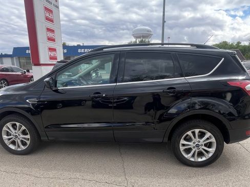 Used 2017 Ford Escape SE w/ Equipment Group 201A AWD/4WD image 12