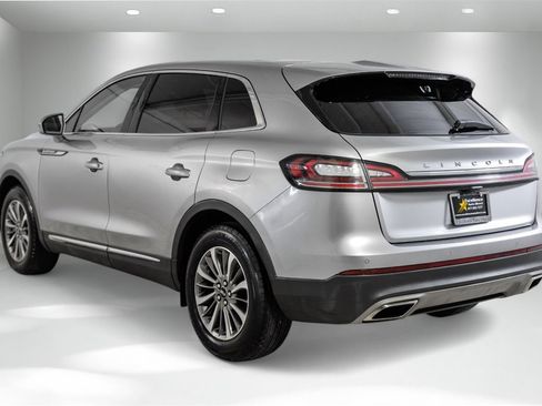 Used 2023 Lincoln Nautilus Reserve image 11