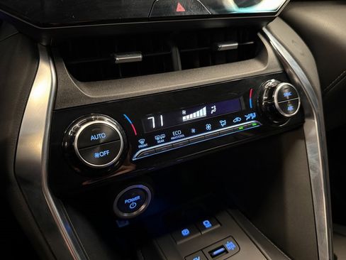 Used 2021 Toyota Venza LE image 14