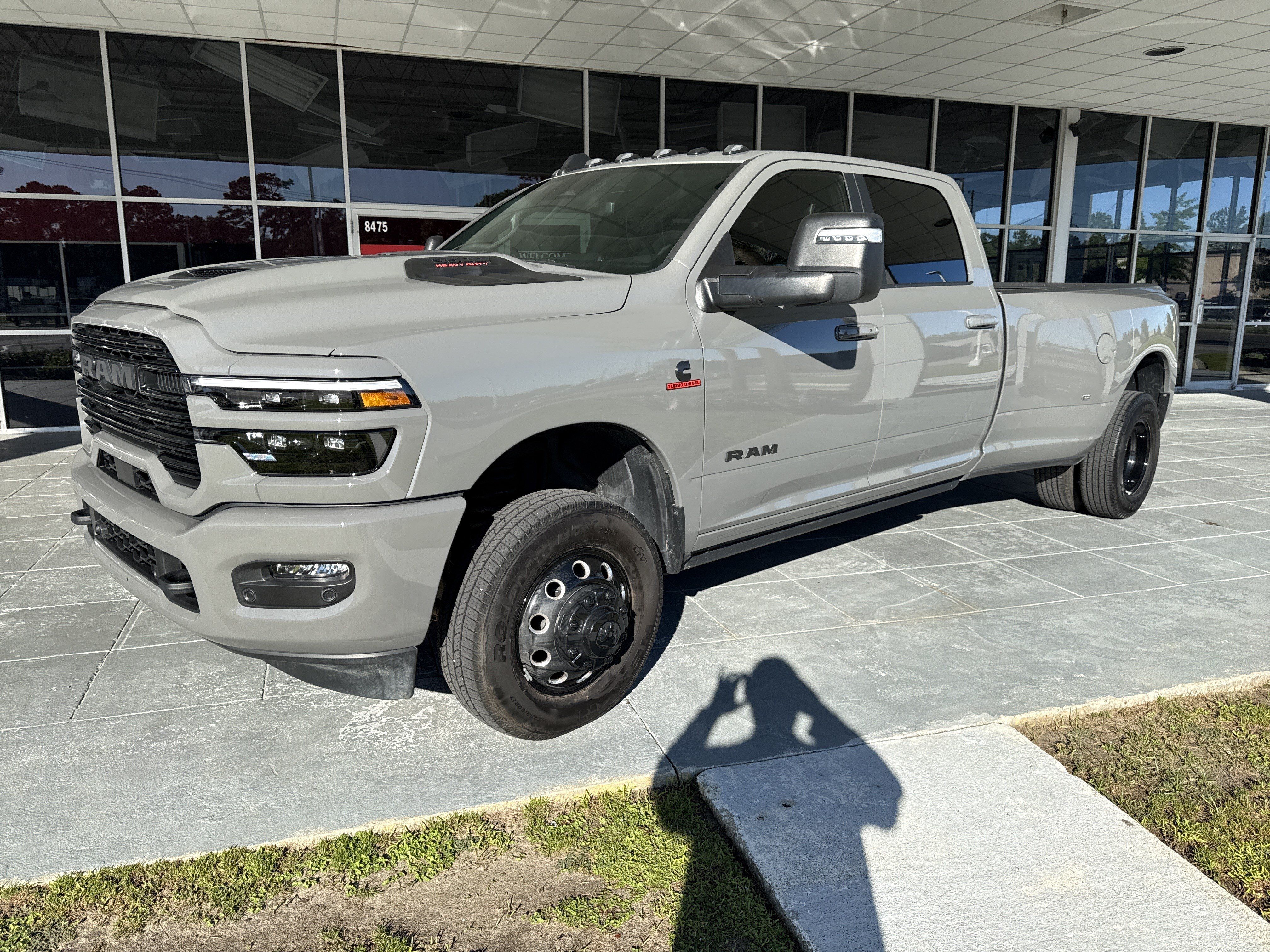 Used 2026 RAM 3500 Laramie AWD/4WD image 33
