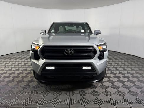 Used 2025 Toyota Tacoma SR5 AWD/4WD image 8