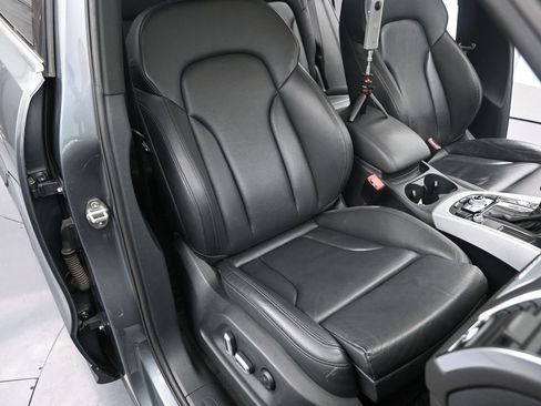 Used 2017 Audi Q5 2.0T Premium Plus w/ Technology Package image 11