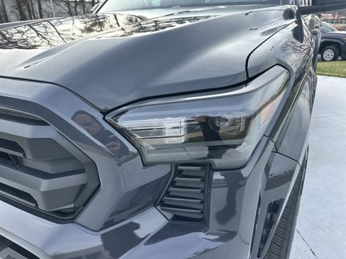 Certified 2025 Toyota Tacoma SR5 image 6
