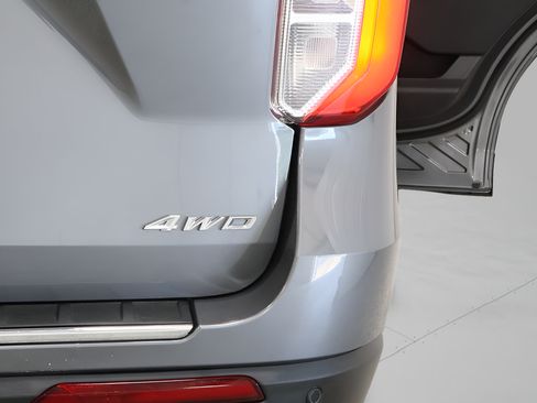 Used 2022 Ford Explorer Limited w/ Equipment Group 301A AWD/4WD image 41
