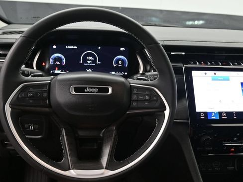 Used 2023 Jeep Grand Cherokee Limited AWD/4WD image 20