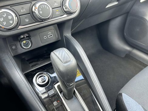 Used 2025 Nissan Versa SV w/ Trunk Package image 32