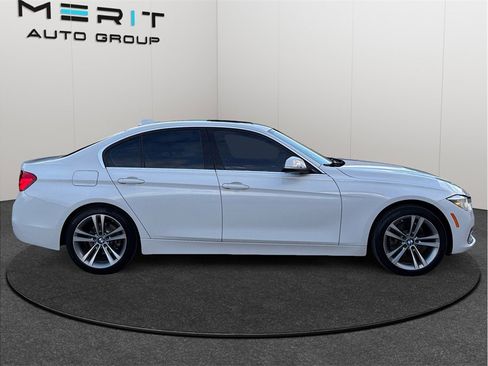 Used 2018 BMW 330i Sedan w/ Convenience Package image 10