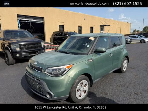 Used 2014 Kia Soul FWD image 1