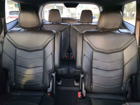 Used 2022 Cadillac XT6 Sport w/ Platinum Package image 5