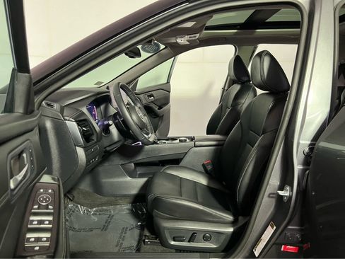 Certified 2024 Nissan Rogue SL w/ SL Premium Package image 19