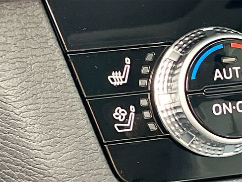 New 2025 Mitsubishi Outlander SEL image 21