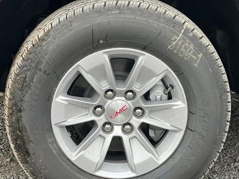 New 2026 GMC Sierra 1500 SLE w/ Preferred Package image 30
