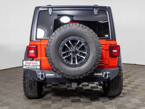 Used 2024 Jeep Wrangler Rubicon w/ Convenience Group AWD/4WD image 17