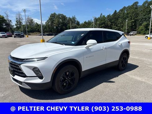 Used 2023 Chevrolet Blazer LT w/ Driver Confidence Package FWD image 3