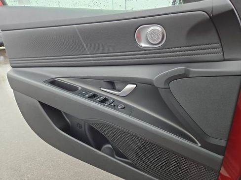 New 2025 Hyundai Elantra SEL image 23