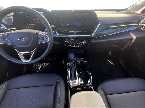 Used 2025 Chevrolet Trax ACTIV image 19