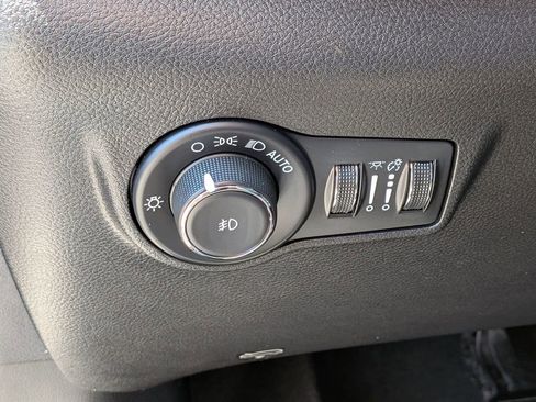 Used 2022 Jeep Compass Limited AWD/4WD image 14