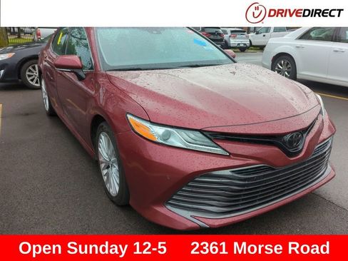 Used 2018 Toyota Camry XLE FWD image 1