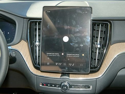 New 2026 Volvo XC60 B5 Plus w/ Protection Package Premier image 27