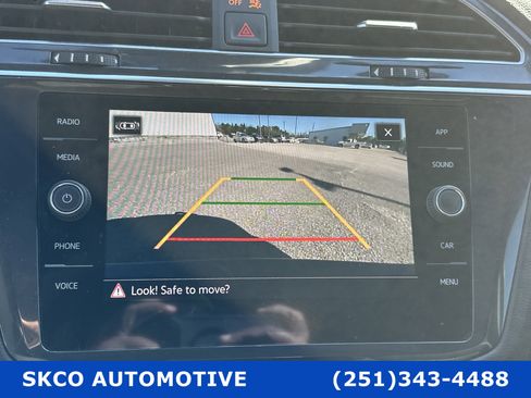 Used 2022 Volkswagen Tiguan SE R-Line image 17