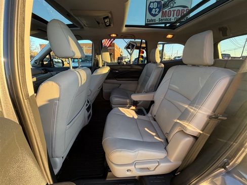 Used 2017 Honda Pilot Elite image 15