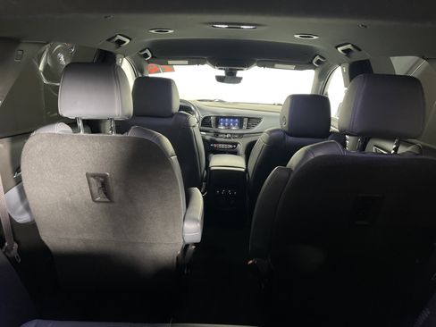 Used 2024 Buick Enclave Premium image 16