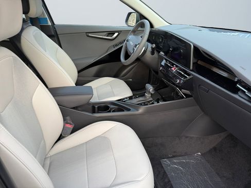 New 2026 Kia Niro EX image 15