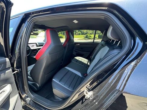 Used 2022 Volkswagen GTI SE FWD image 18