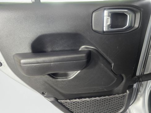 Used 2024 Jeep Wrangler Unlimited Rubicon AWD/4WD image 38