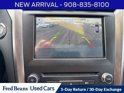 Used 2017 Ford Fusion SE w/ Fusion SE Technology Package image 12