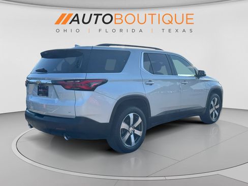Used 2022 Chevrolet Traverse LT w/ LT Premium Package FWD image 5