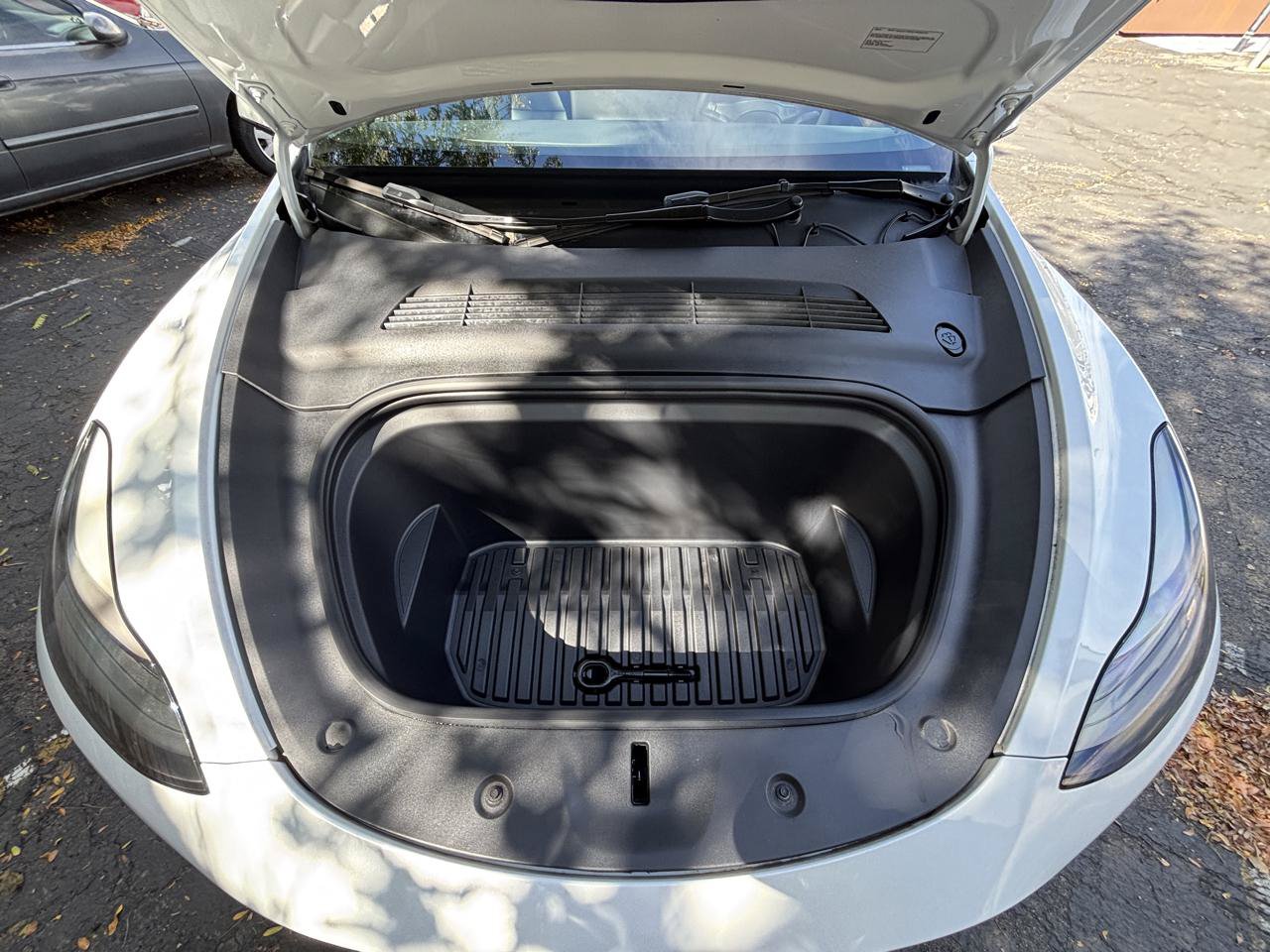 Used 2023 Tesla Model Y Long Range AWD/4WD image 23