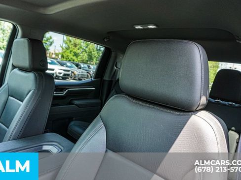 Used 2025 GMC Sierra 1500 SLT RWD image 17