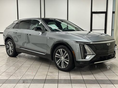 Used 2024 Cadillac Lyriq Luxury w/ LPO, Floor Liner Package image 1