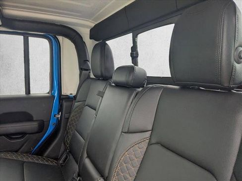 Certified 2023 Jeep Gladiator Overland image 16