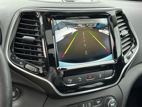 Used 2021 Jeep Cherokee Limited w/ Elite Package image 16