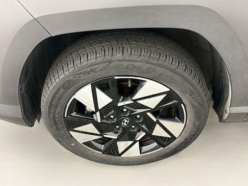 Used 2025 Hyundai Kona SEL image 11