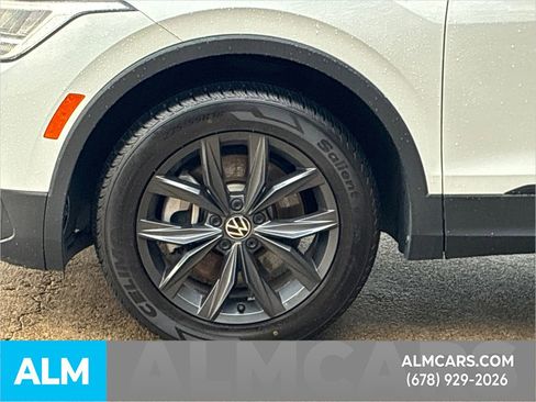 Used 2024 Volkswagen Tiguan SE image 13